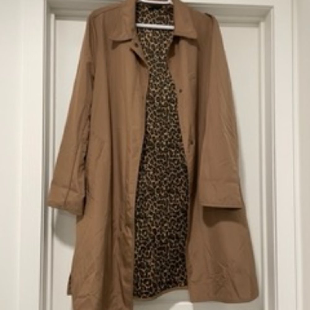 Trench coat - brown/tan - with leopard print